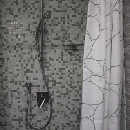 Verrazzano 37 4* روما