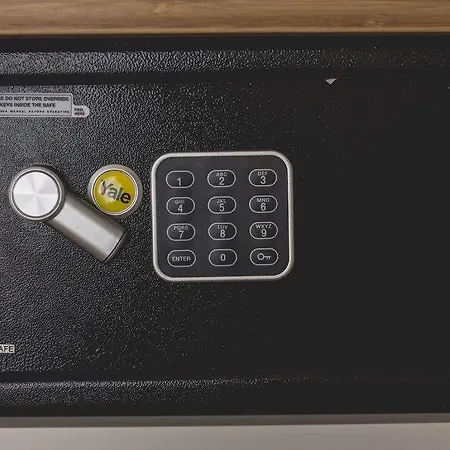 Verrazzano 37 4* روما